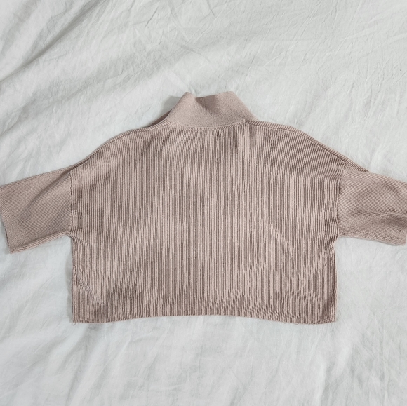 Guess Women's Oversized Cropped Knit Collared Top Size M Pink Lightweight - Picture 4 of 12